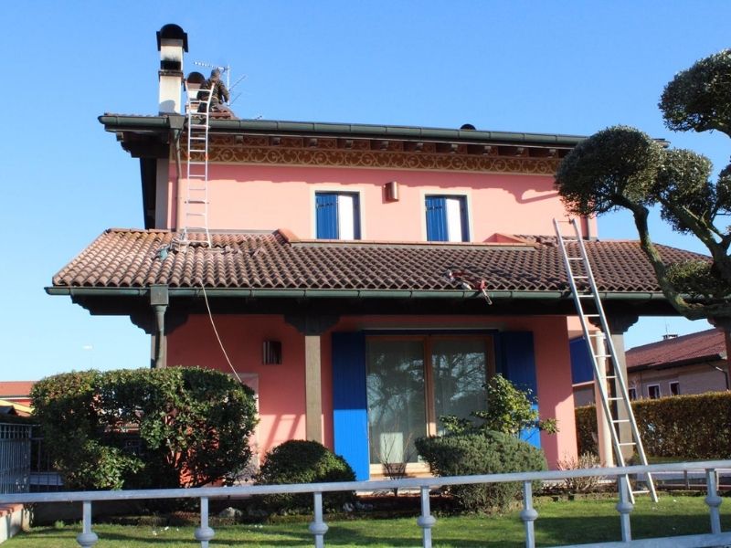 Manutenzione per sistemazione copertura dopo installazione di panelli fotovoltaici (1).jpg